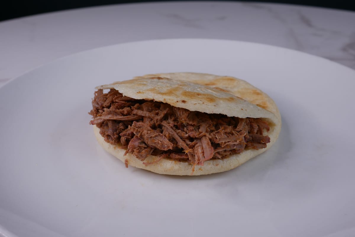 Arepa Carne Mechada
